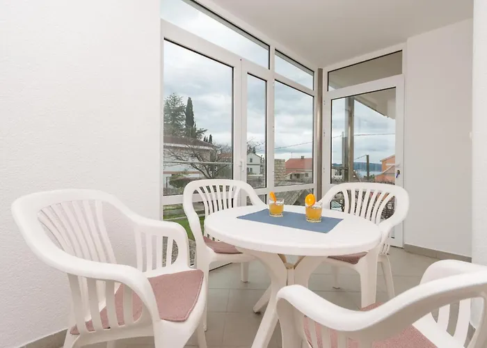 Apartment Lovely In