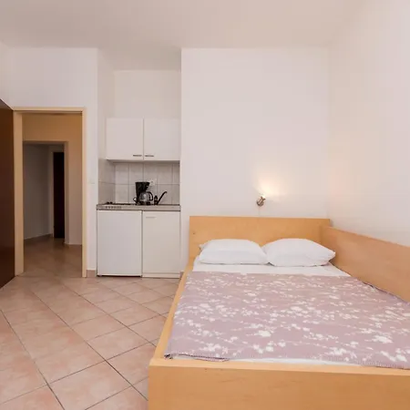 Appartamento Stunning In Sveti Filip i Jakov