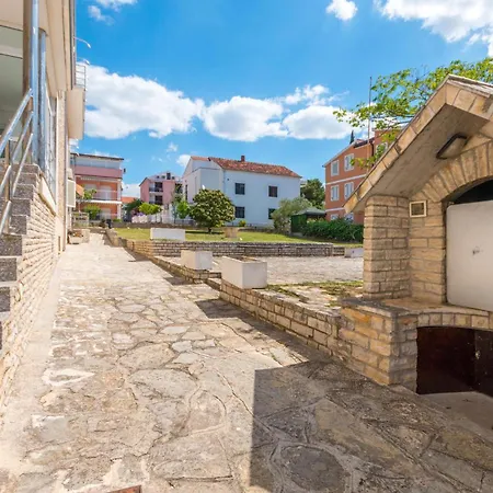 Appartamento Stunning In Sveti Filip i Jakov